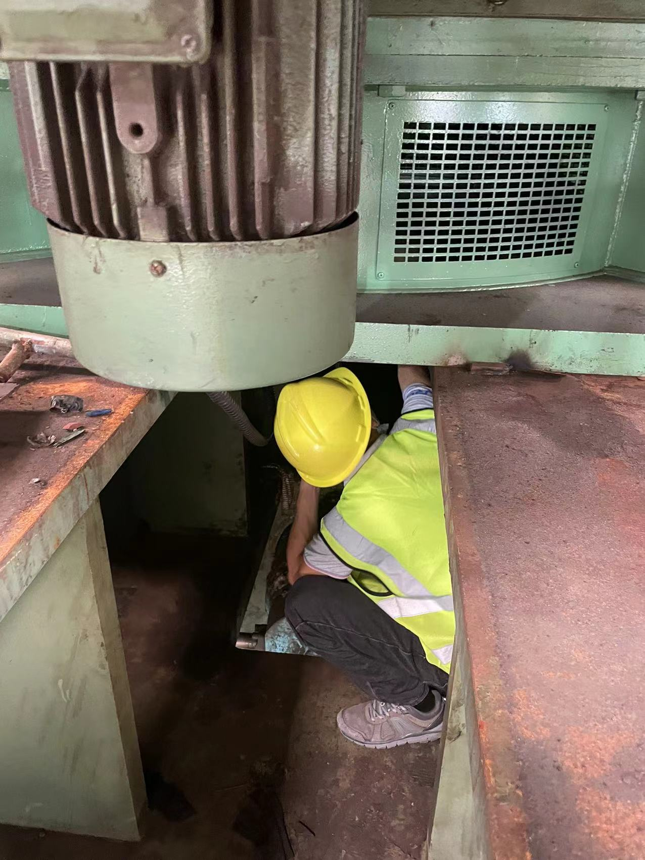 盛隆冶金-檢測軋機電(diàn)機異響